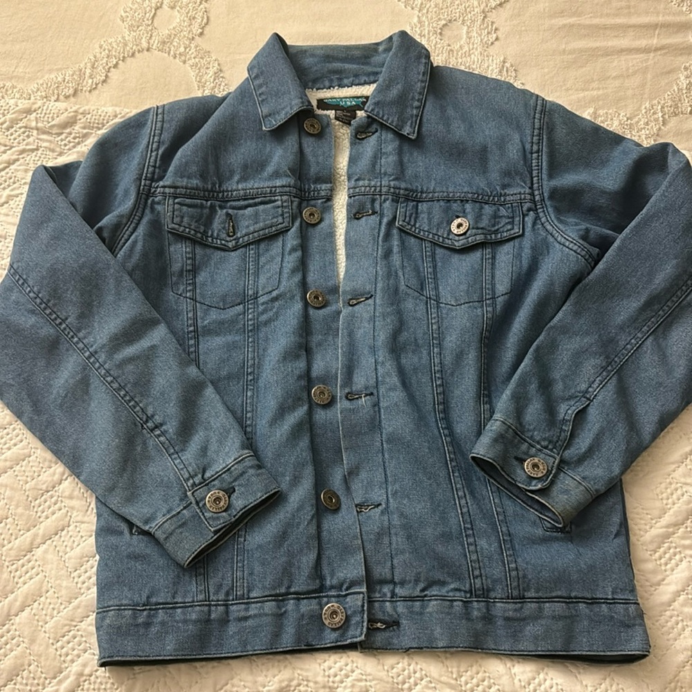 Men’s Jean jacket with faux fur on inside